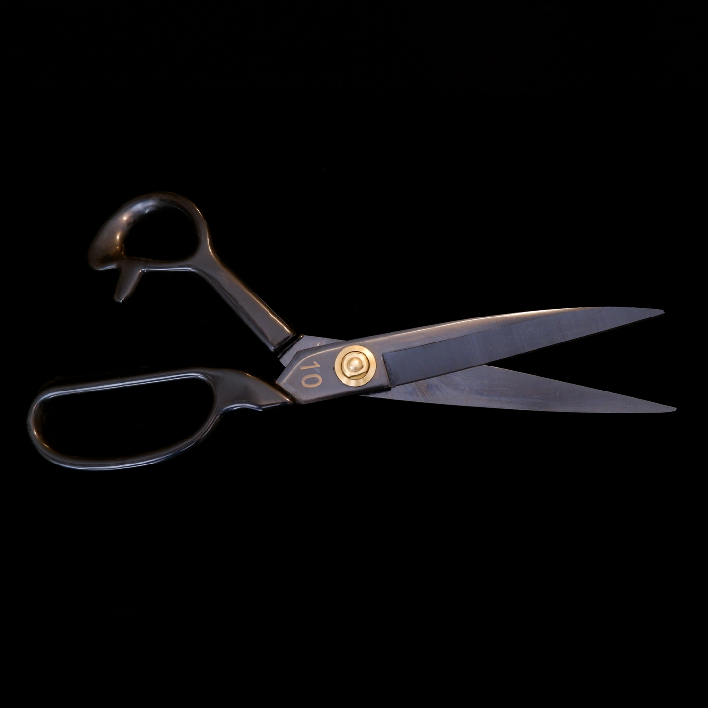 
                  
                    Tailor scissor 10"
                  
                